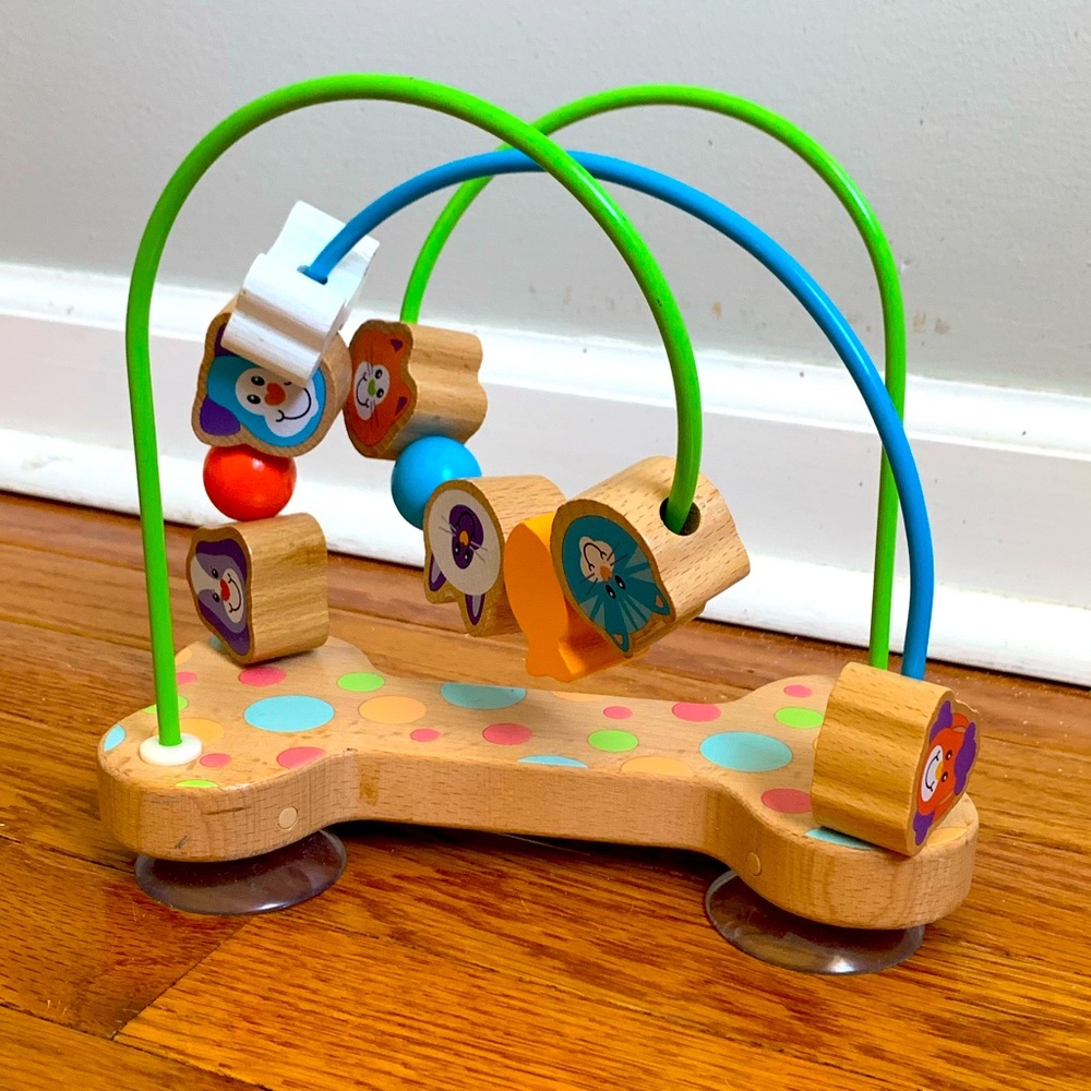 Melissa & Doug 1st Play Pets Wooden Bead Maze with Suction Cups